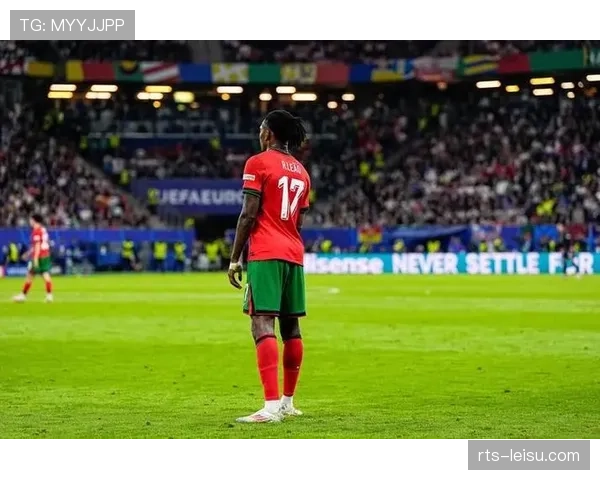 AC米兰3-1逆转萨索洛，莱奥传射建功